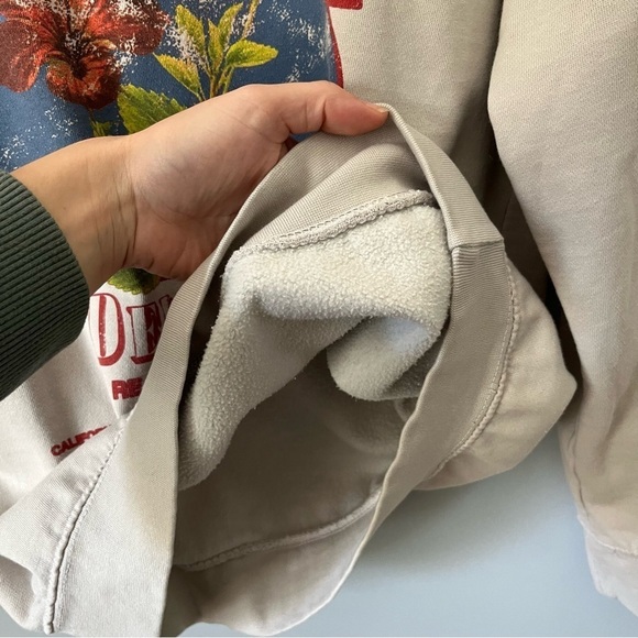 Urban Outfitters Strawberry Vintage Inspired Ivory Pullover Sweatshirt Size S - Picture 8 of 16